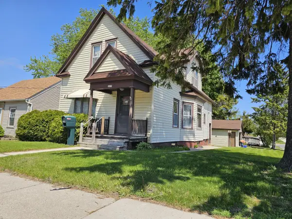 2023 S 10th STREET, Manitowoc, WI 54220