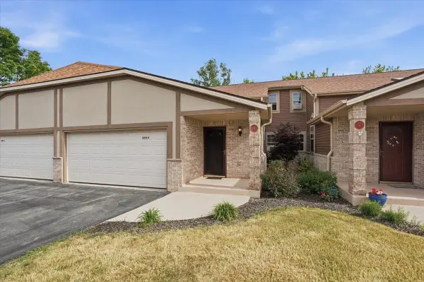 N113W16218 Sylvan CIRCLE #B-18, Germantown, WI 53022