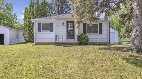 2305 Mayflower AVENUE, Sheboygan, WI 53083