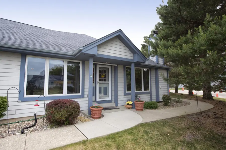 984 Bay View CIRCLE, Mukwonago, WI 53149 - #2