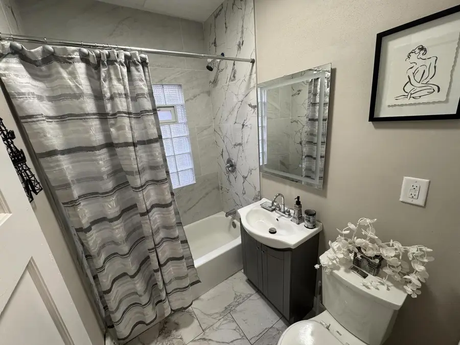 3716 W Branting LANE, Milwaukee, WI 53215 - #3