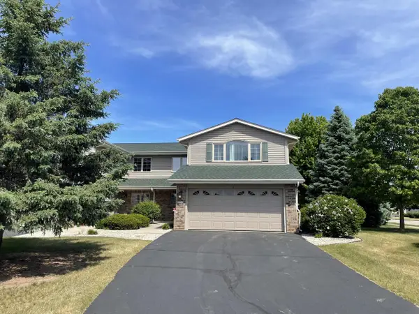 723 Stoney Creek COURT #4, West Bend, WI 53095