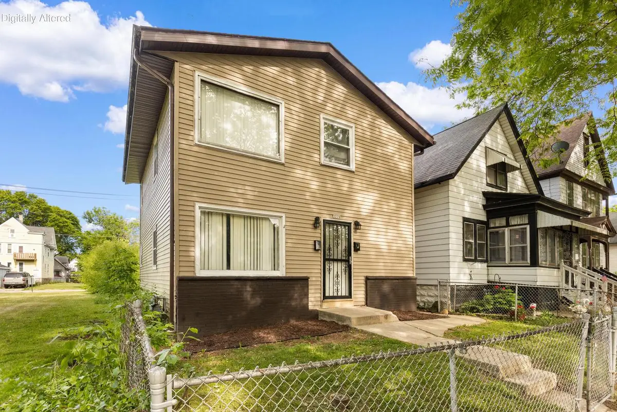 3270 N 11th STREET, Milwaukee, WI 53206 - #1