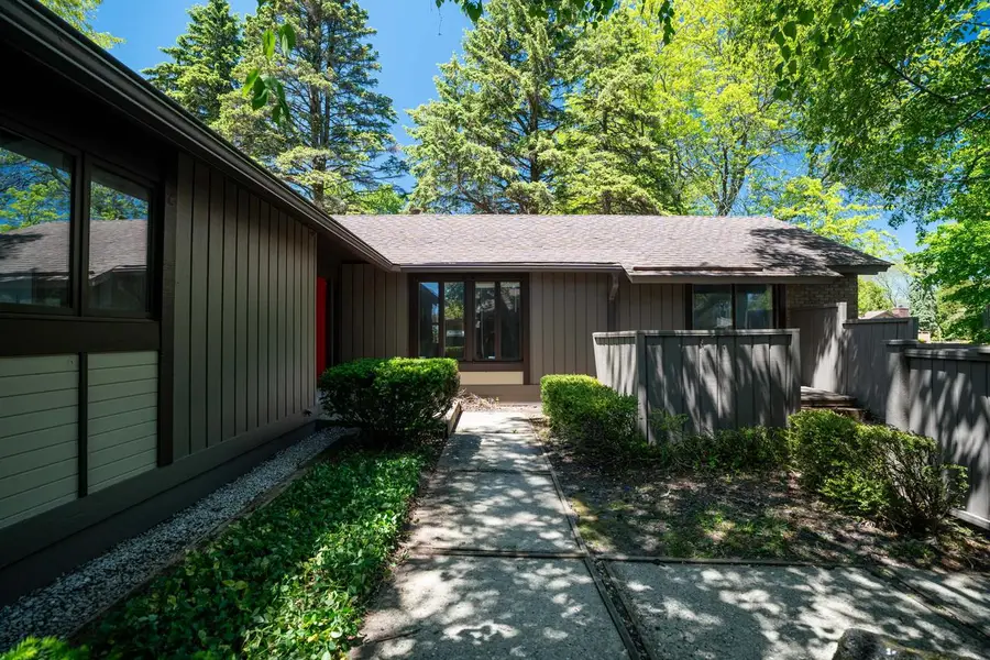 8 Pinewood COURT, Wind Point, WI 53402 - #2