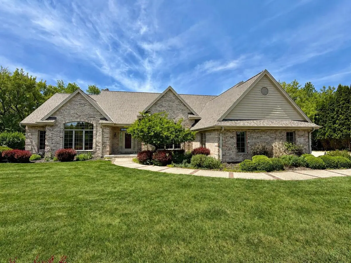 W291S5245 Ridgefield ROAD, Waukesha, WI 53189 - #1