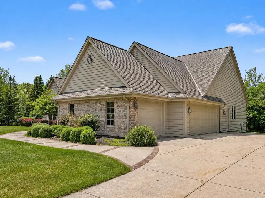W291S5245 Ridgefield ROAD, Waukesha, WI 53189 - #3