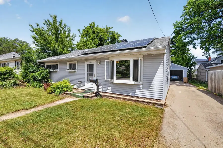1618 E College AVENUE, Appleton, WI 54915 - #2