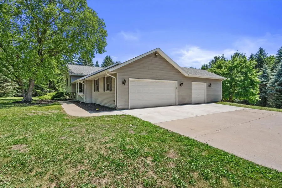 620 Prairie View DRIVE, North Prairie, WI 53153 - #3