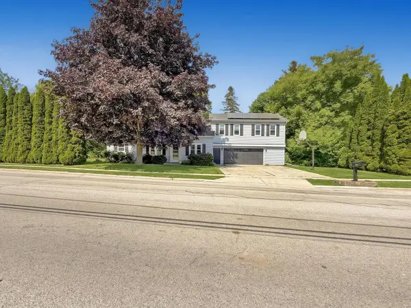 300 Fairview DRIVE, Plymouth, WI 53073