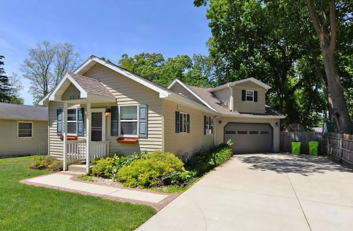 2513 Mason STREET, Delavan, WI 53115 - #1