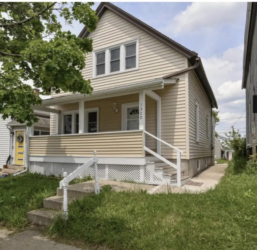 1320 Milwaukee AVENUE, South Milwaukee, WI 53172 - #1