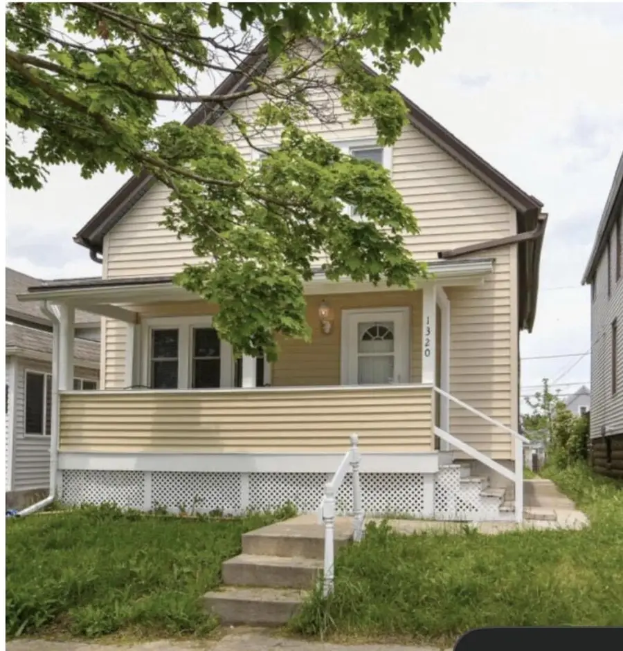 1320 Milwaukee AVENUE, South Milwaukee, WI 53172 - #2