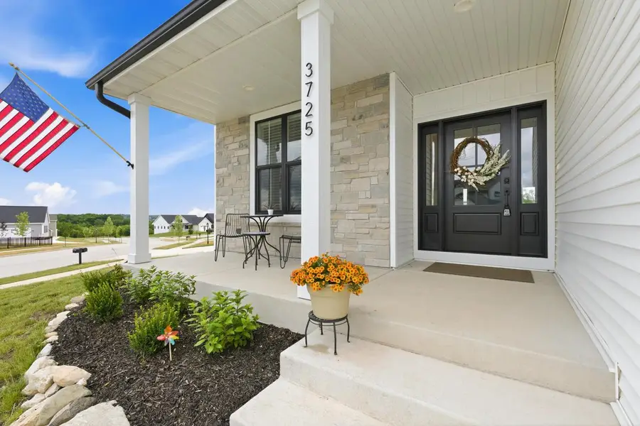 3725 Olde Howell ROAD, Waukesha, WI 53186 - #2