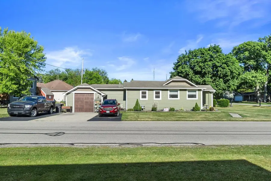 418 S 4th STREET, Silver Lake, WI 53170 - #2
