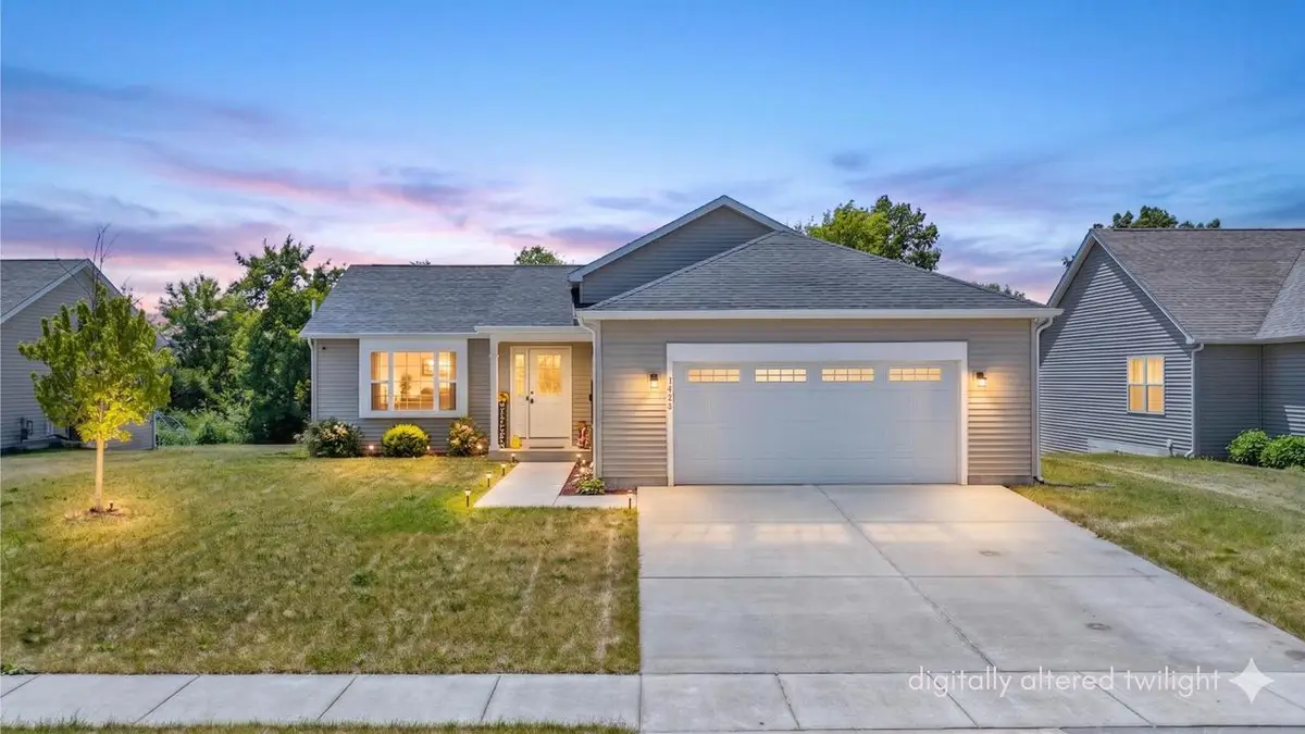 1423 E Longneedle LANE, Elkhorn, WI 53121 - #1