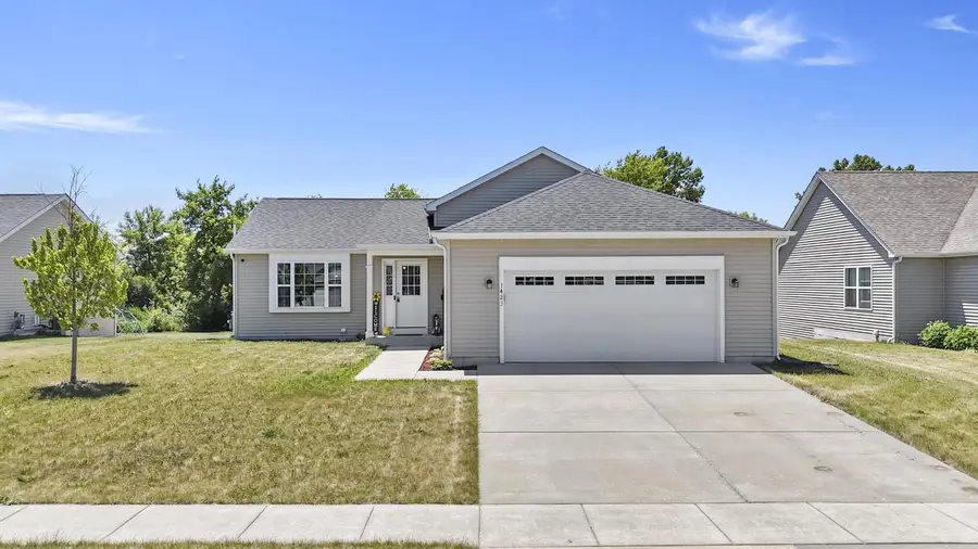 1423 E Longneedle LANE, Elkhorn, WI 53121 - #2