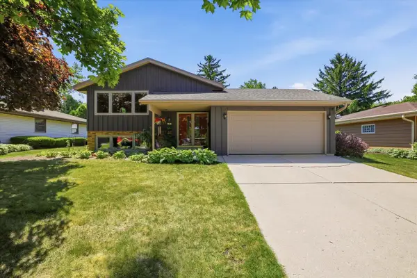 6085 Trail Ridge DRIVE, Greendale, WI 53129