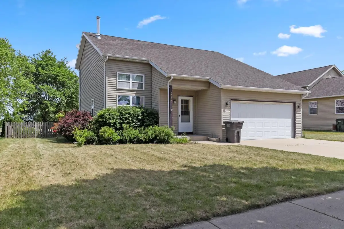 1226 Peninsula LANE, Whitewater, WI 53190 - #1