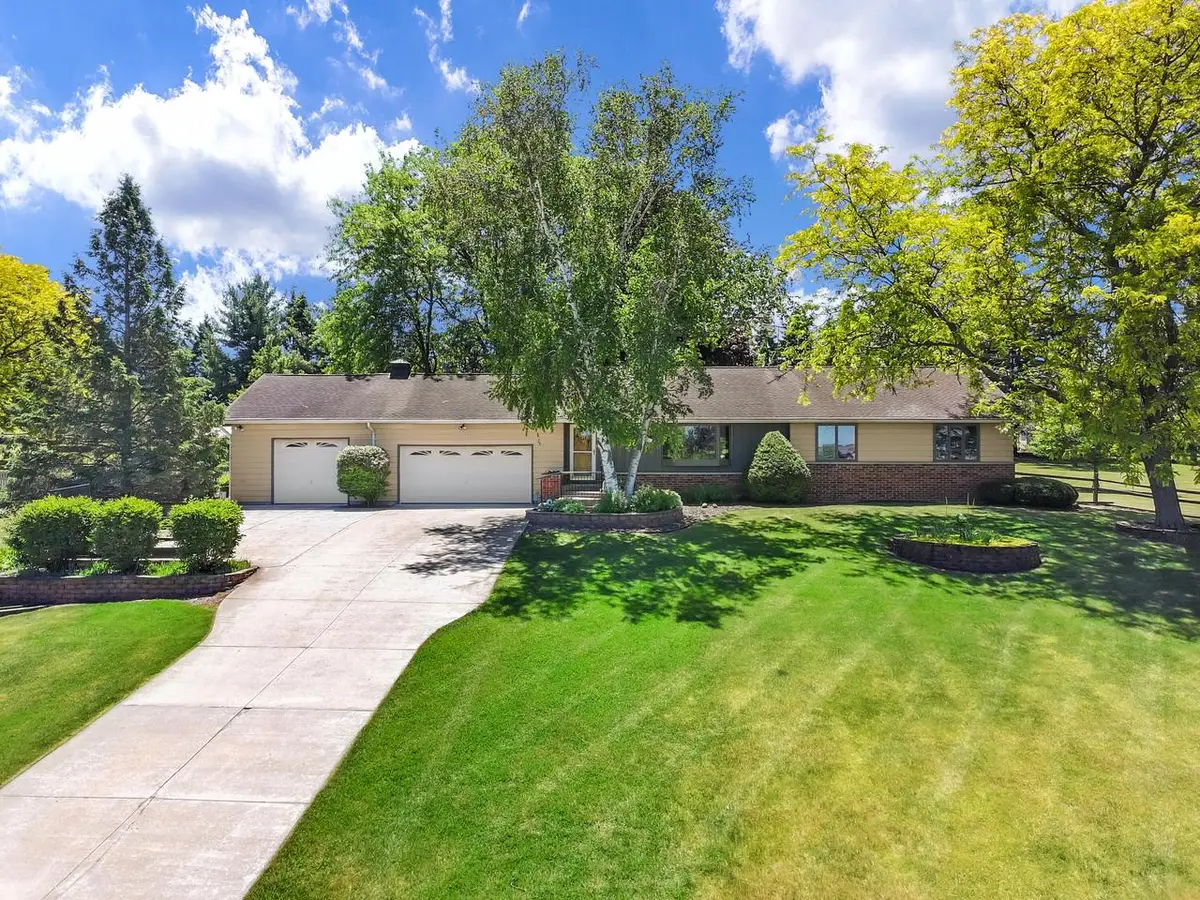 W295S10874 Highway ES, Mukwonago, WI 53149 - #1