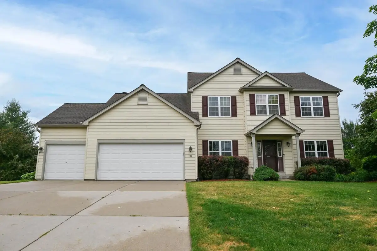 400 Cedar Bluffs COURT, Slinger, WI 53086 - #1