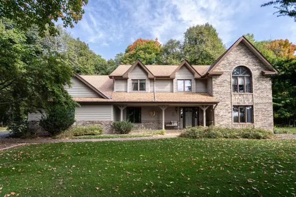 1896 Shady LANE, Grafton, WI 53024