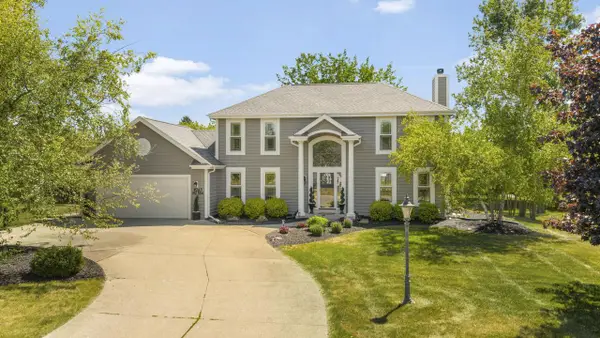 W265N2184 Sawgrass LANE, Pewaukee, WI 53072
