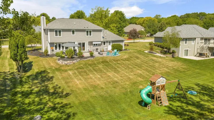 W265N2184 Sawgrass LANE, Pewaukee, WI 53072 - #2