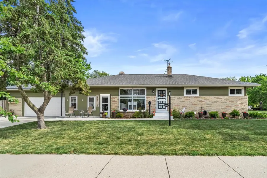 9804 W Dakota STREET, West Allis, WI 53227 - #2