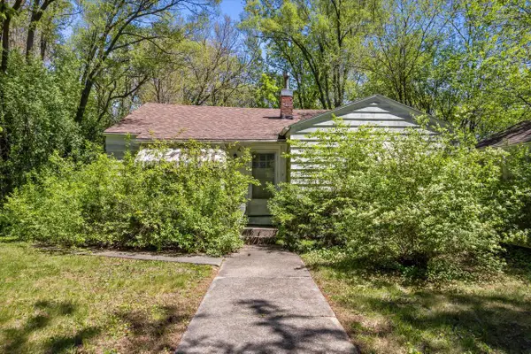 N2404 Loverture DRIVE, Burlington, WI 53105