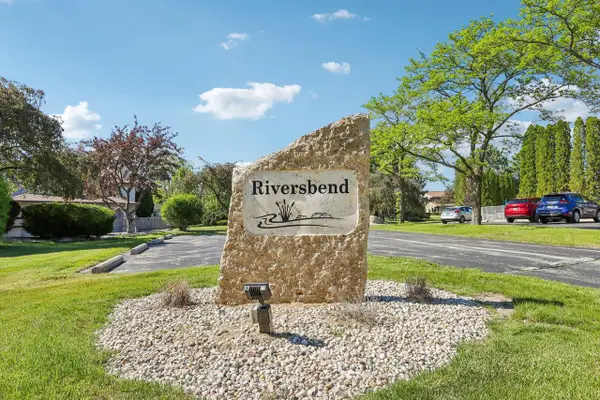 W178N9743 Riversbend CIRCLE W, Germantown, WI 53022