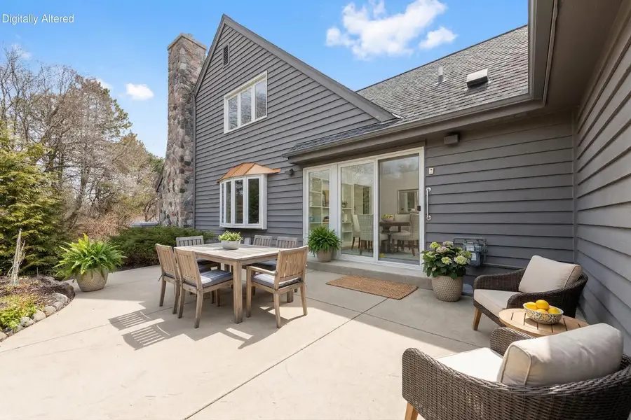 2618 W Lake Park COURT, Mequon, WI 53092 - #2
