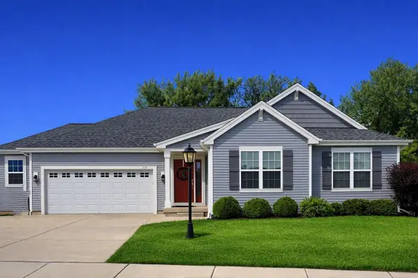 273 Silver Lake TRAIL, Oconomowoc, WI 53066