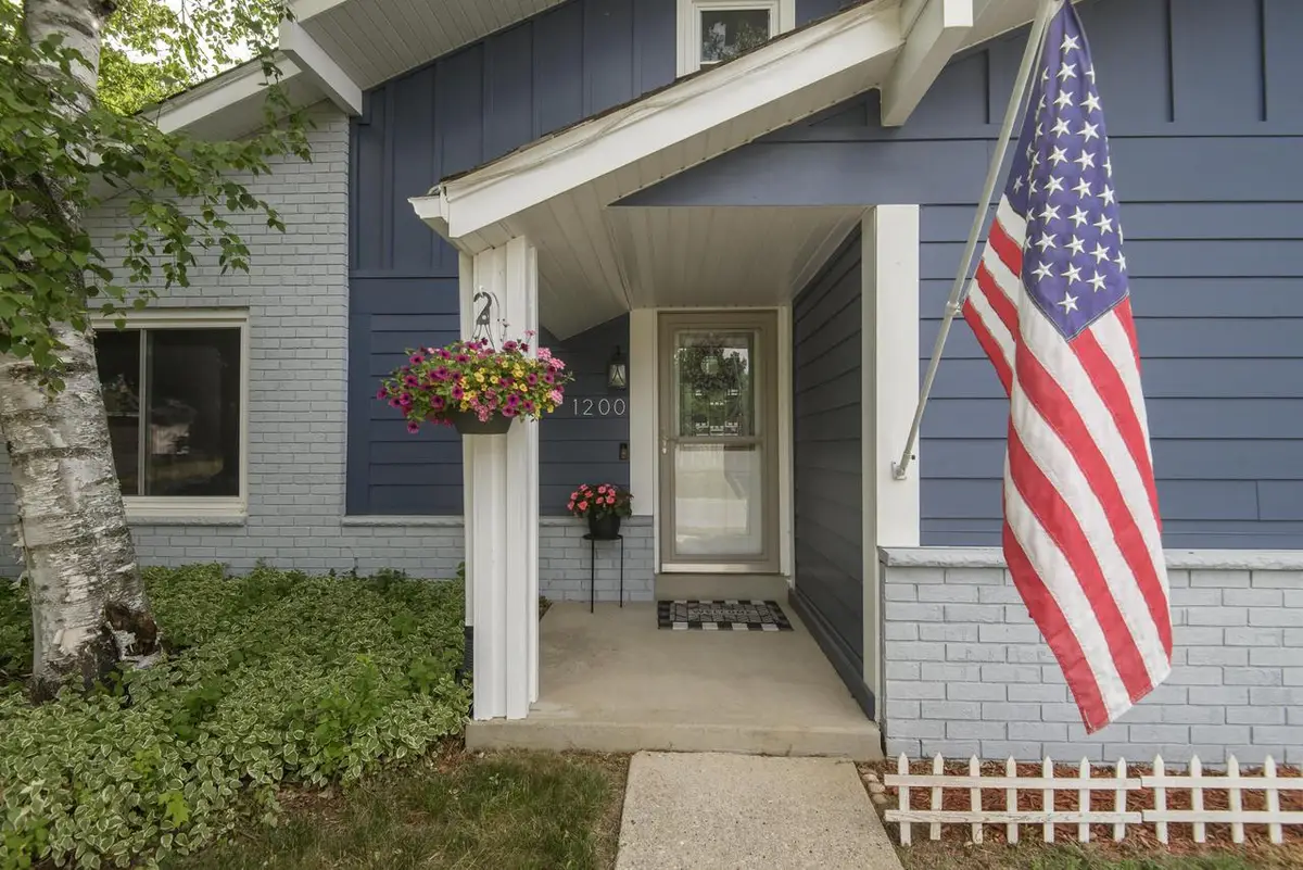 1200 Western TRAIL, Mukwonago, WI 53149 - #1