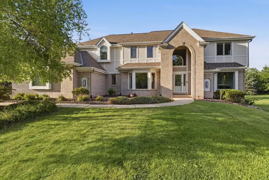 N28W30244 Red Hawk COURT, Pewaukee, WI 53072 - #2