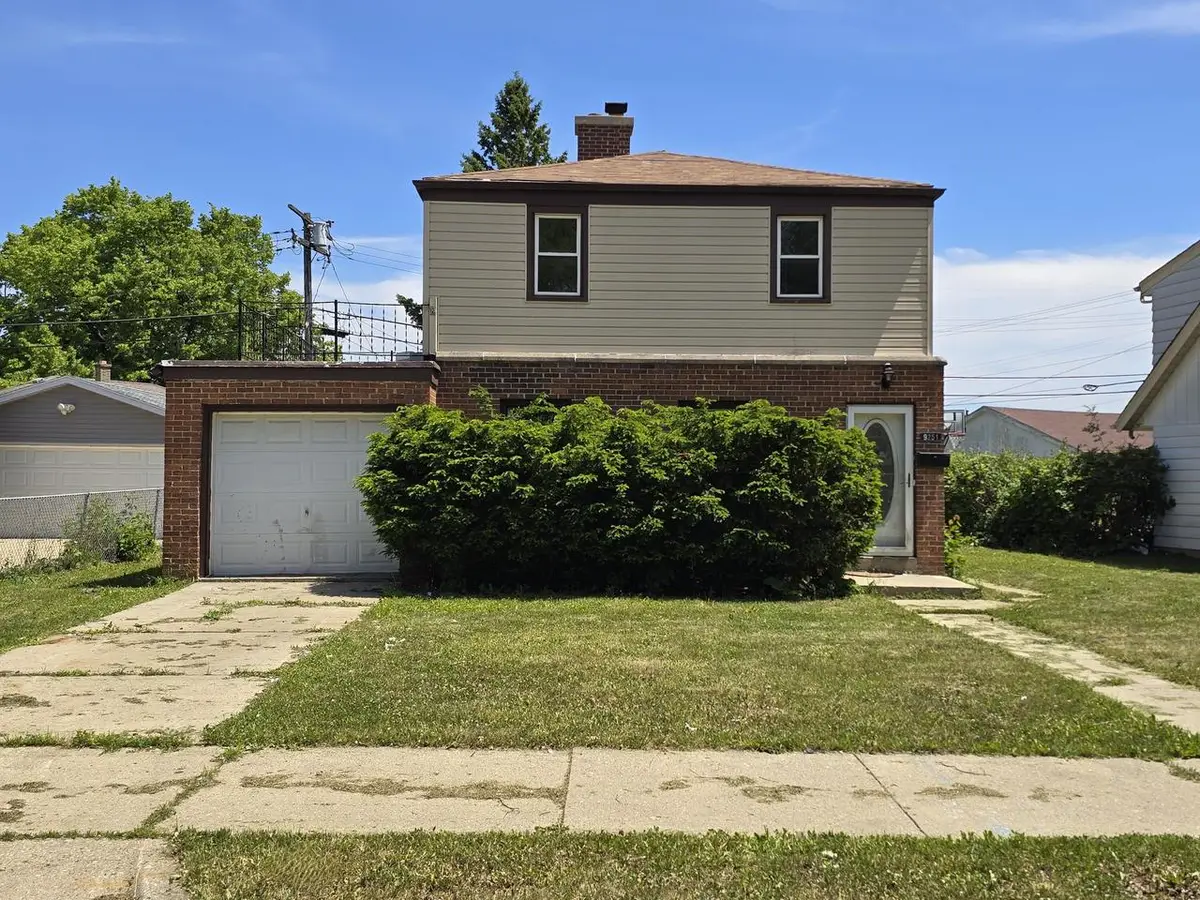 9251 W Swan CIRCLE, Milwaukee, WI 53225 - #1