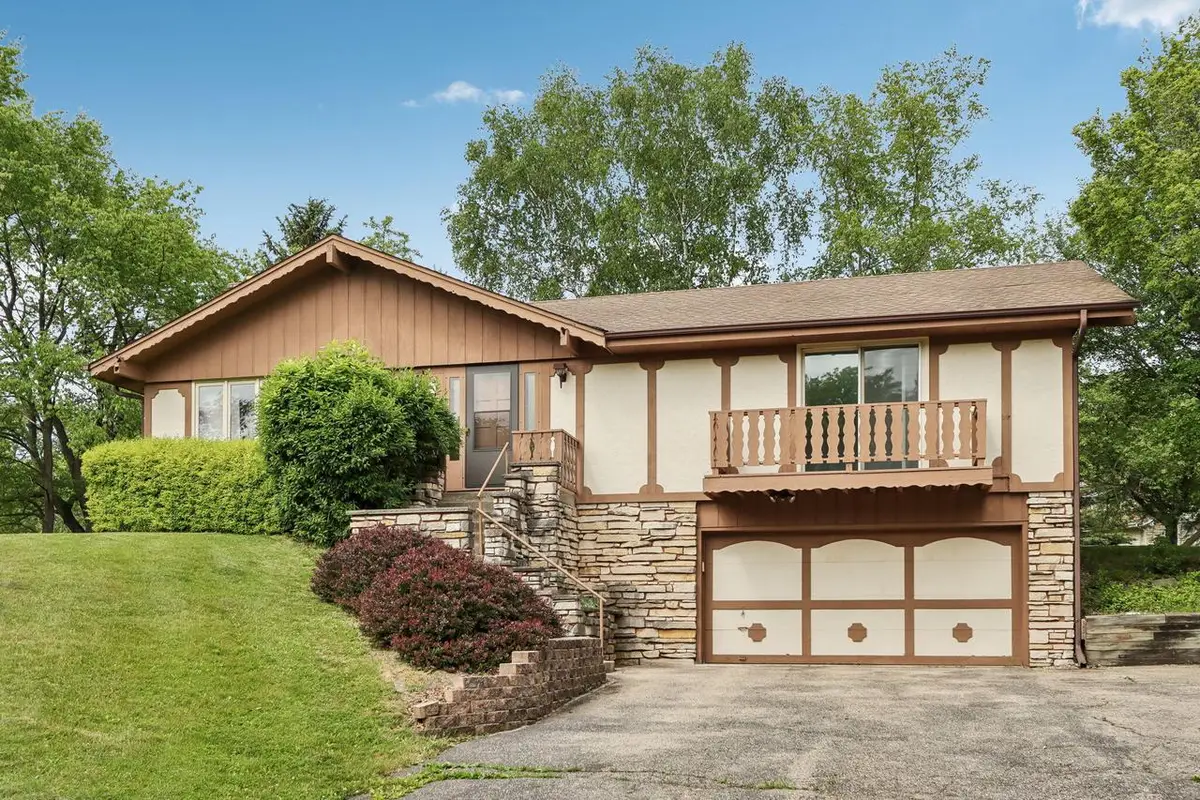 N71W30583 Mary Hill DRIVE, Hartland, WI 53029 - #1