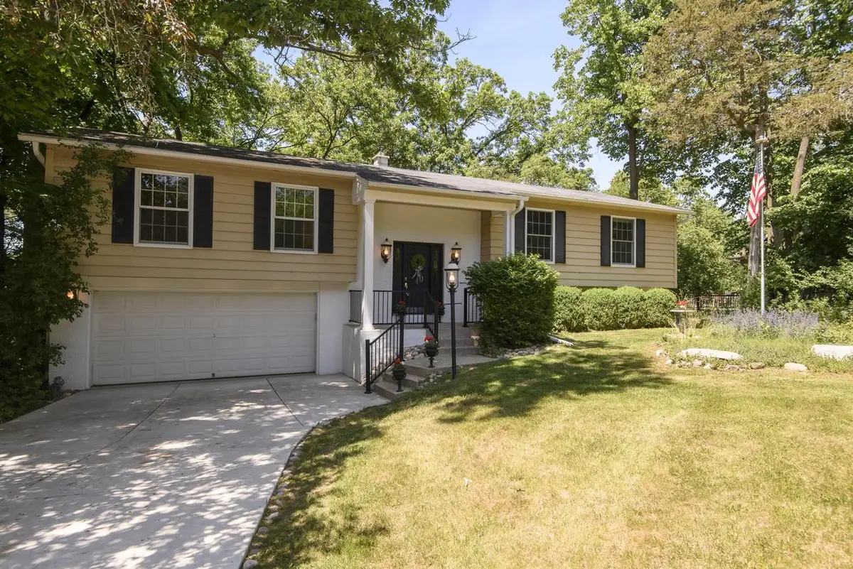 N67W32480 Wildwood Point ROAD, Hartland, WI 53029 - #1