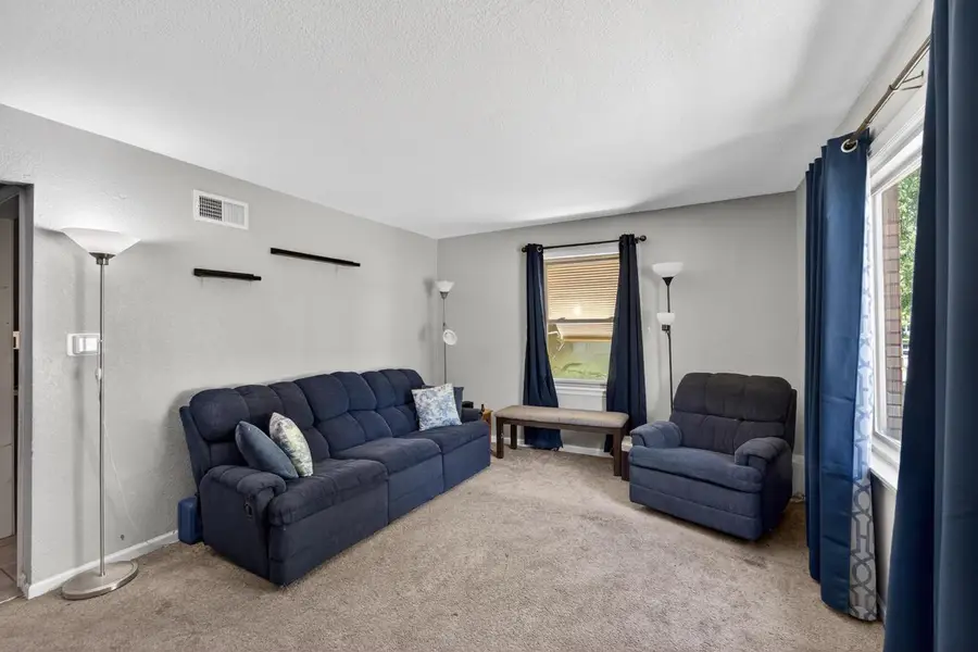 8601 W Melvina STREET, Milwaukee, WI 53222 - #2