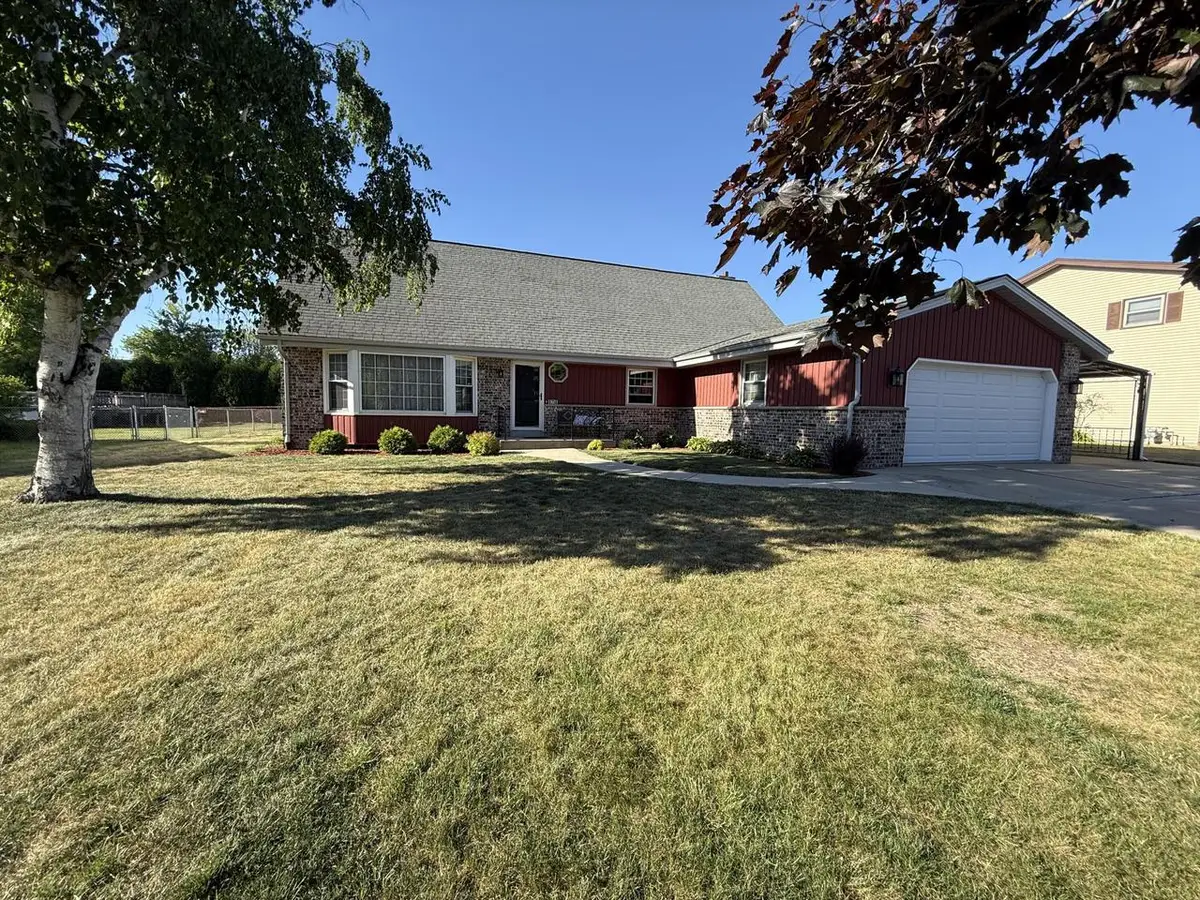 8716 W Whitaker AVENUE, Greenfield, WI 53228 - #1