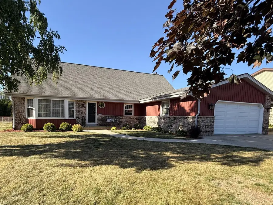 8716 W Whitaker AVENUE, Greenfield, WI 53228 - #2