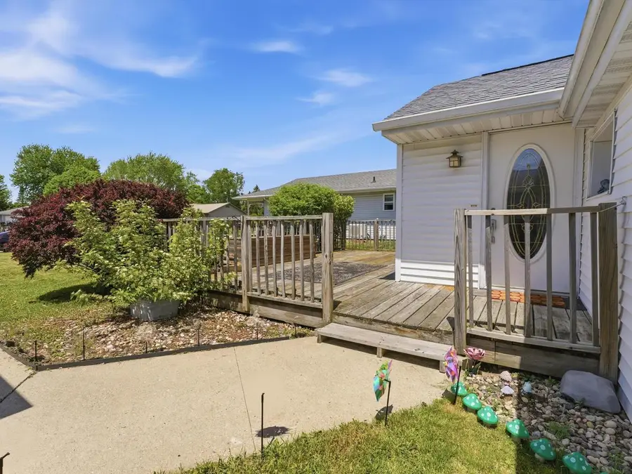 1035 N 43 STREET, Manitowoc, WI 54220 - #2