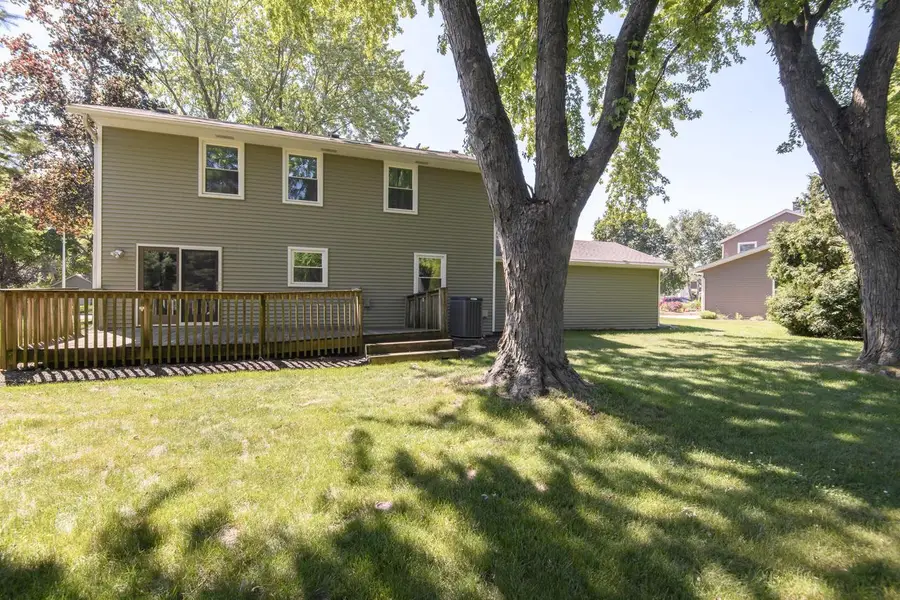 519 Greenfield DRIVE, Grafton, WI 53024 - #2