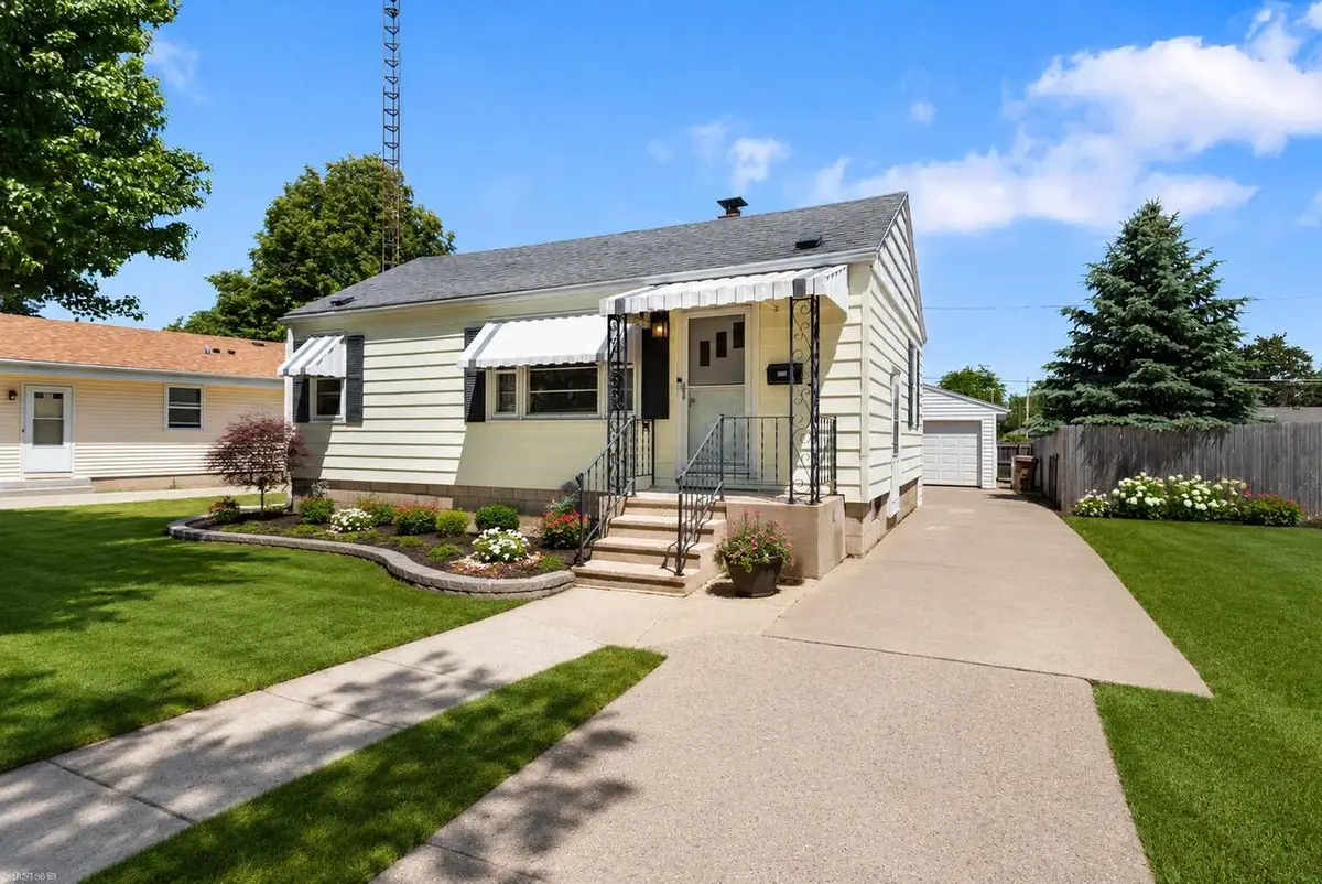 7925 46th AVENUE, Kenosha, WI 53142 - #1