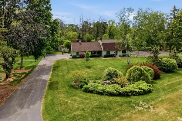 2541 Valley DRIVE, Manitowoc, WI 54220