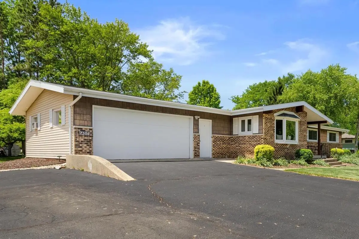 7506 328th AVENUE, Burlington, WI 53105 - #1