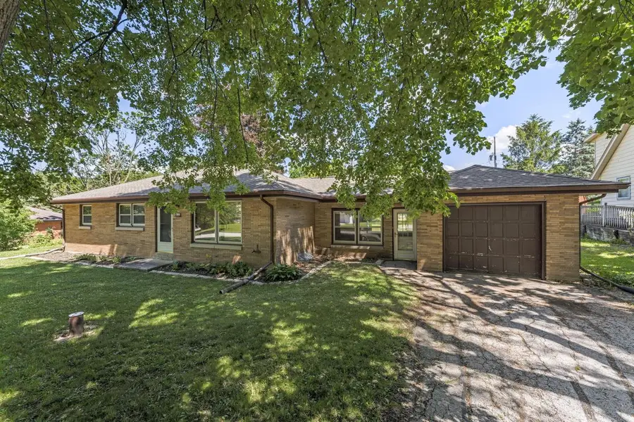 6630 W Holmes AVENUE, Greenfield, WI 53220 - #2