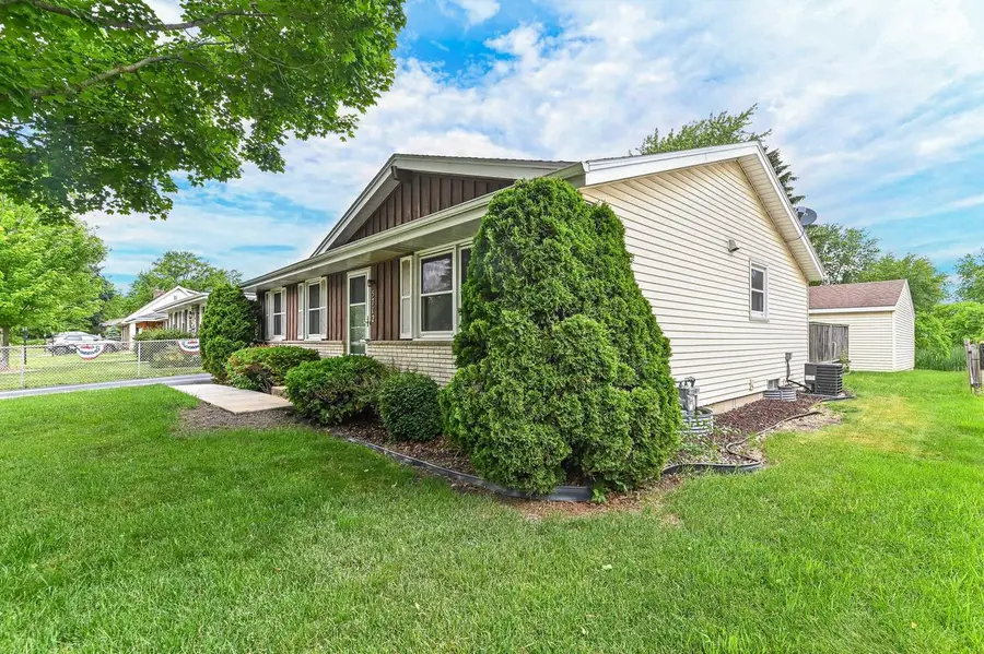 5712 Glenwood DRIVE, Mount Pleasant, WI 53406 - #2