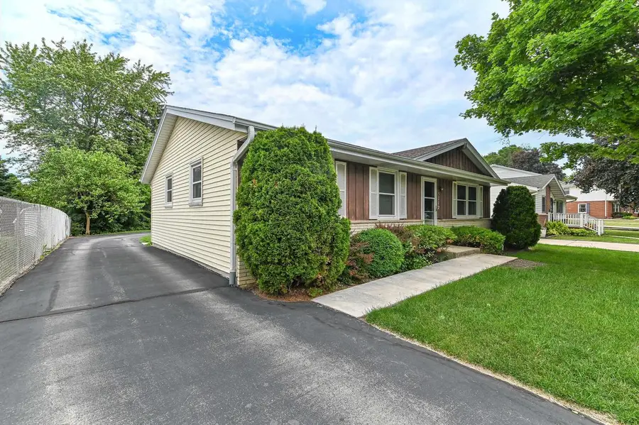 5712 Glenwood DRIVE, Mount Pleasant, WI 53406 - #3