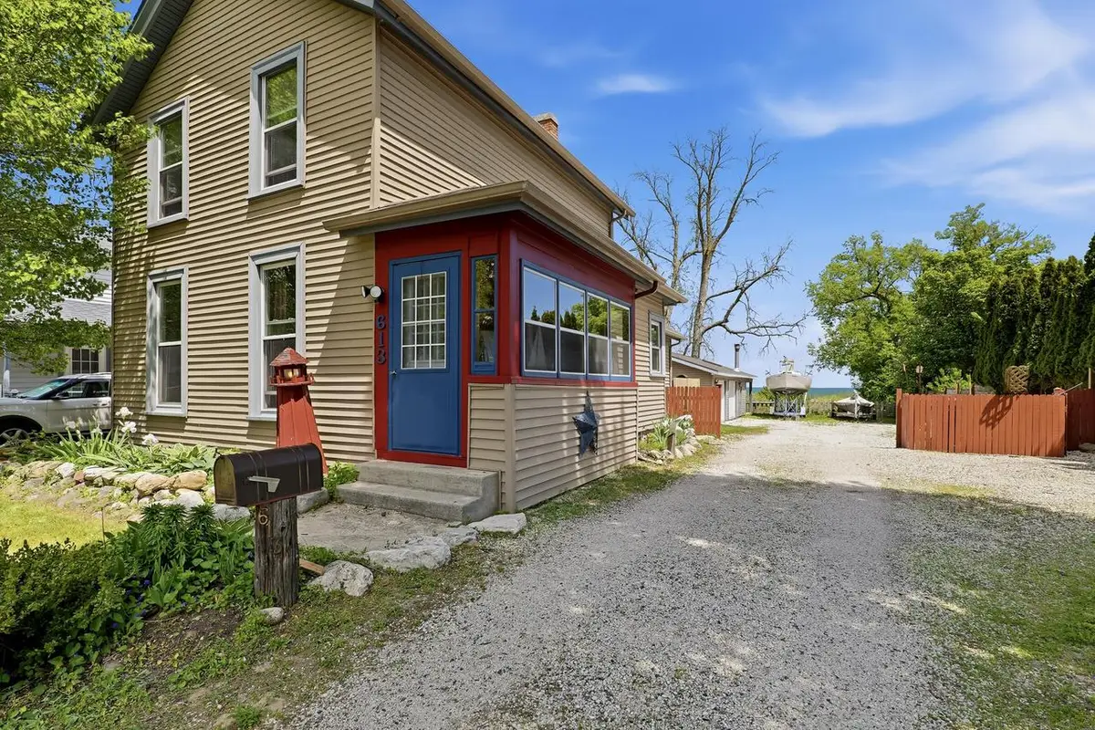 613 N 4 STREET, Manitowoc, WI 54220 - #1