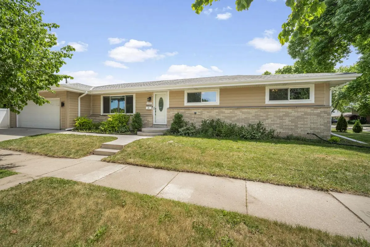 11825 W Washington STREET, West Allis, WI 53214 - #1